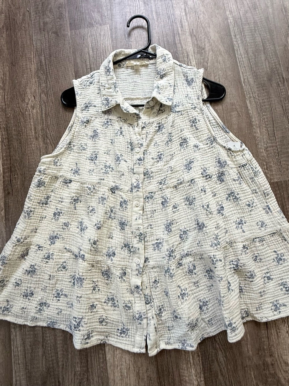 100% Cotton Grade & Gather Floral Button Front Top Size M